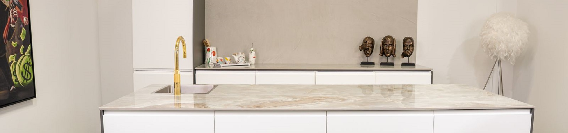 Arbeitsplatten nach Maß aus Naturstein oder Keramik – Exklusives Design für Ihre Küche